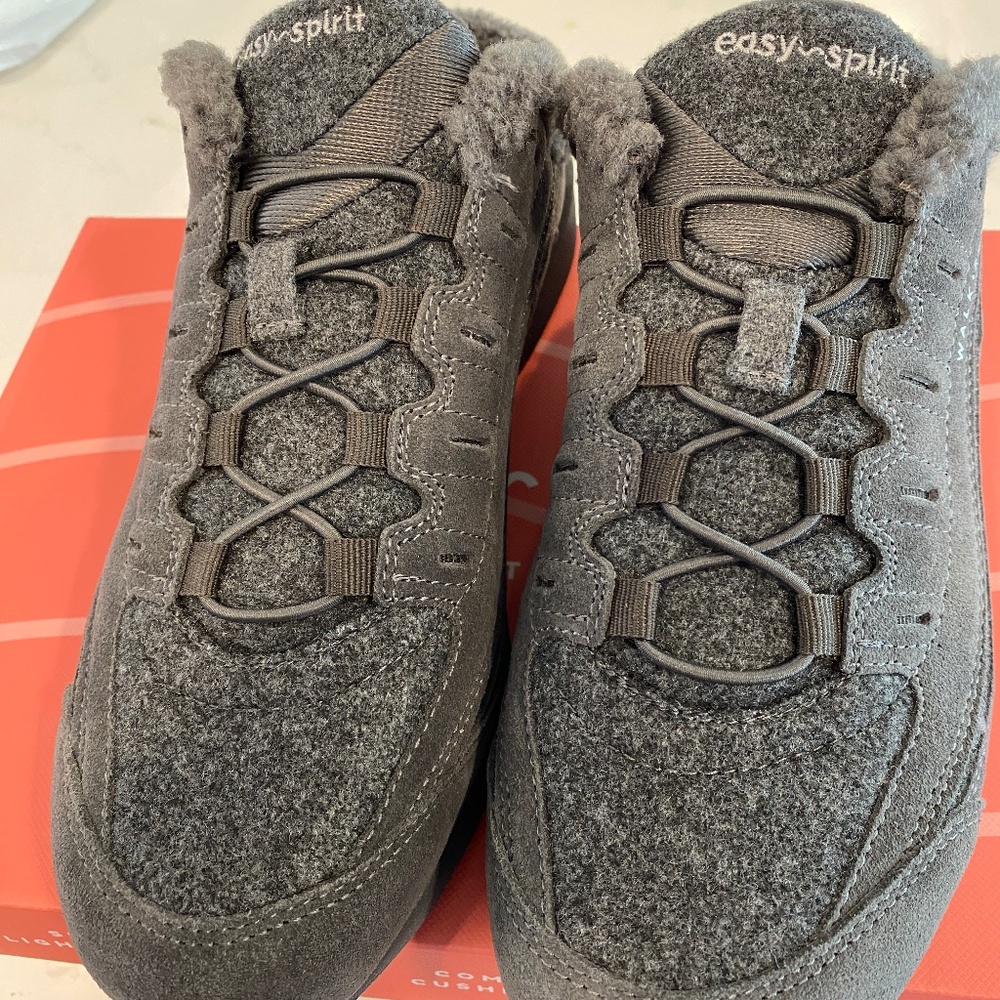 Easy Spirit Romy Size 9 Walking shoe